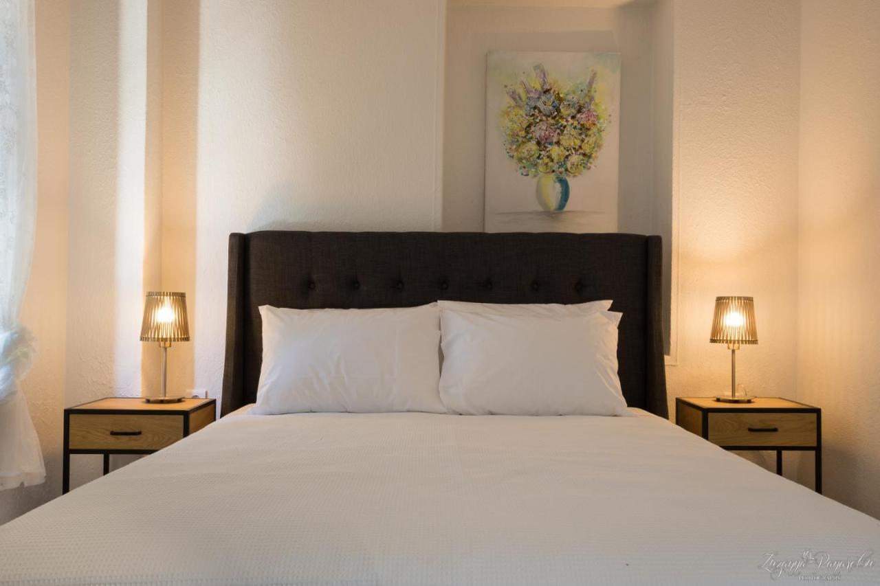Pier Apartments 卡尔帕索斯 外观 照片