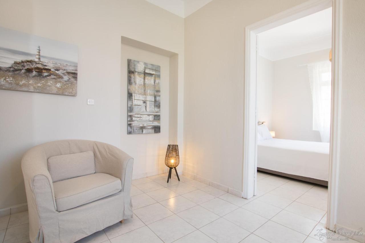 Pier Apartments 卡尔帕索斯 外观 照片