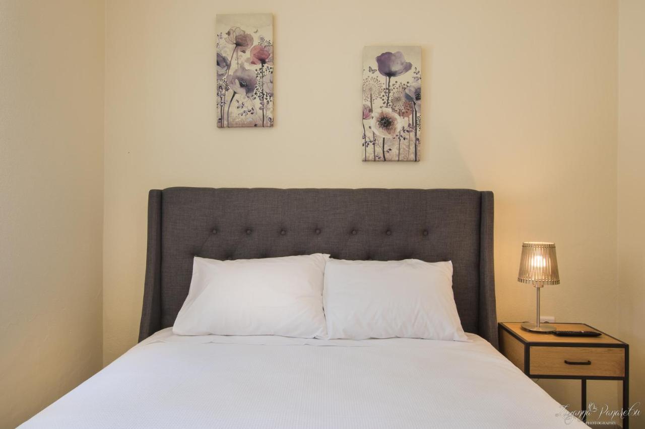 Pier Apartments 卡尔帕索斯 外观 照片