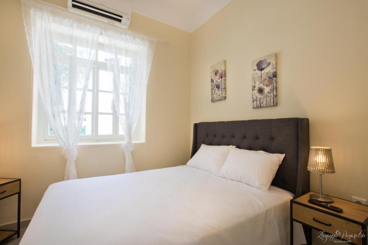 Pier Apartments 卡尔帕索斯 外观 照片