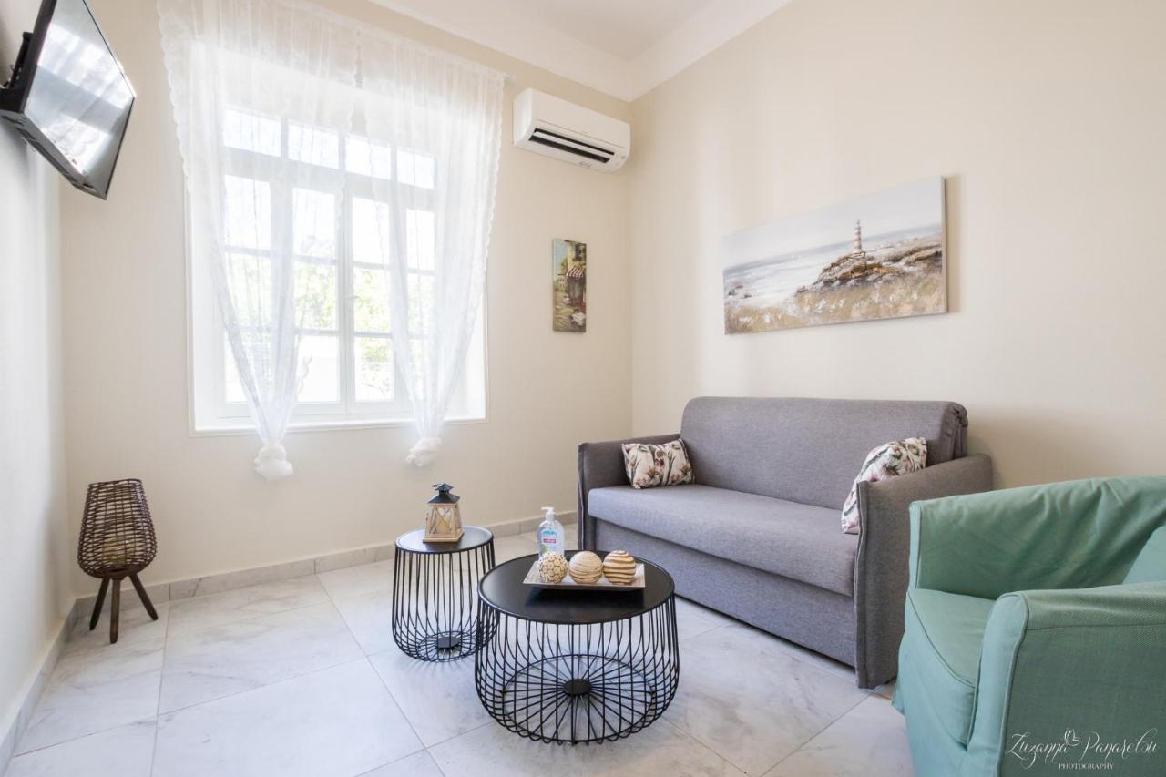 Pier Apartments 卡尔帕索斯 外观 照片