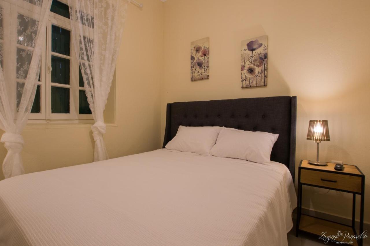 Pier Apartments 卡尔帕索斯 外观 照片
